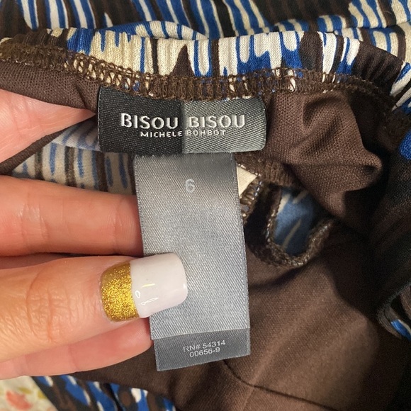 Bisou Bisou Sexy Dress with Bult in Padding and Pockets - Picture 6 of 8